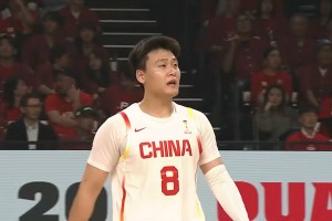 www.leyuapp.com-13中2！男篮赢球，他却开心不起来 球迷：拖了球队的后腿